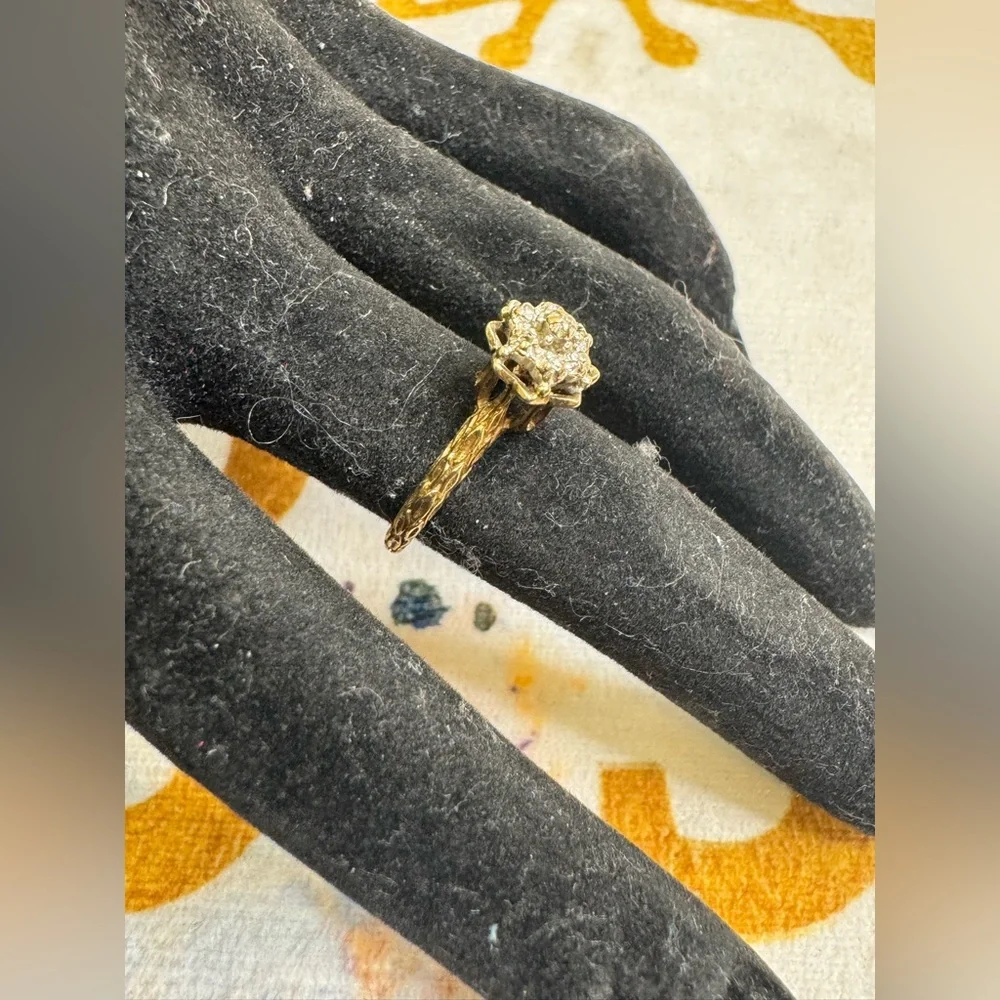 Vintage 10 Karat Plumb Gold Diamond Cluster Ring (Missing 2 Stones)